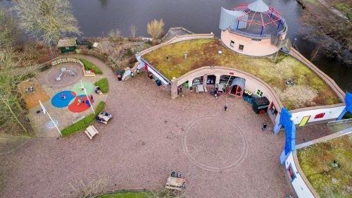 Foto van bovenaf op het terrein van Waterwerk natuurcentrum