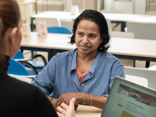 Buitengewoon wie wij zijn collega in gesprek