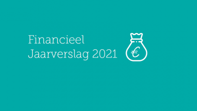 tekst 'Financieel jaarverslag 2021'in een groenblauw vak met daarnaast een afbeelding van een geldzakje